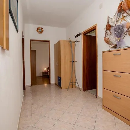 Sunny Rab With 2 Bedrooms Апартаменты Palit
